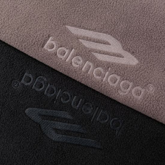Balenciaga 3B刺绣摇粒绒圆领