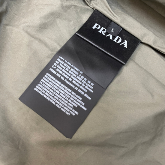 PRADA 短裁科技棉质羽绒外套