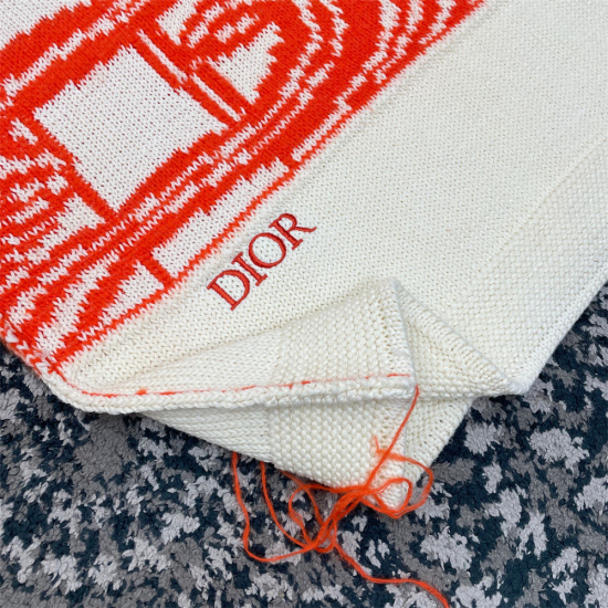 Dior白色羊毛针织衫