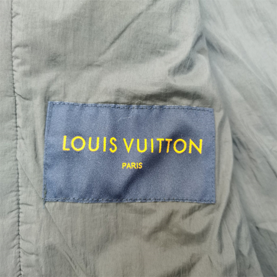 Louis VuittonMONOGRAM 绗缝连帽束腰夹克