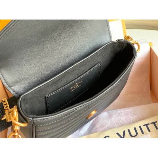 Louis Vuitton M56461