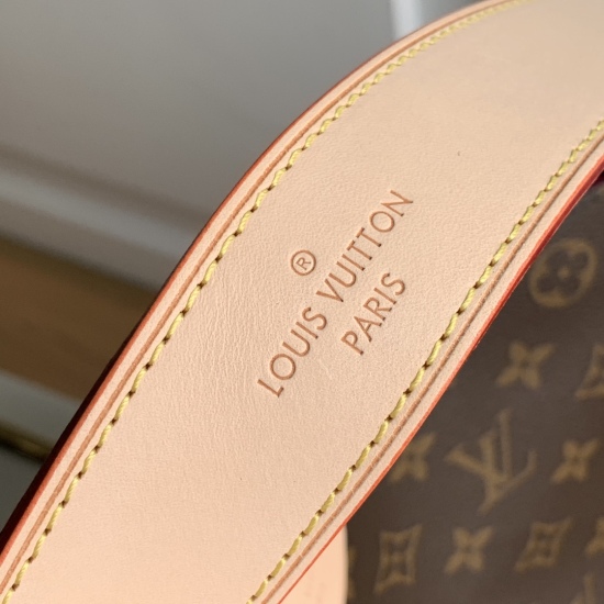 Louis Vuitton M43703