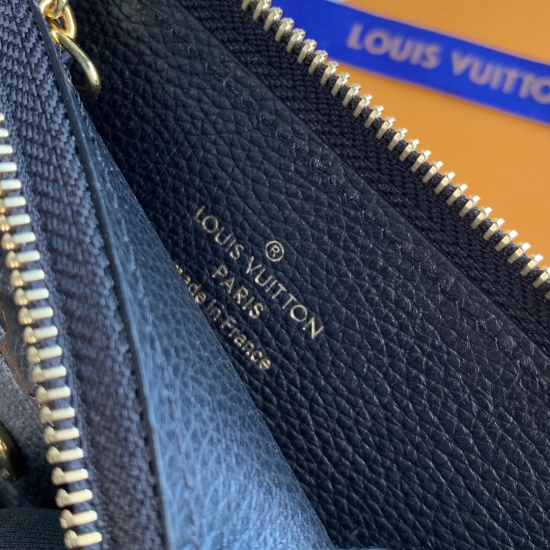 Louis Vuitton M69421