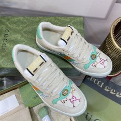 Gucc's newly upgraded retro sneakers for couples