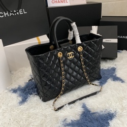 This Chanel bag can be worn cross-body, side-carried, or shoulder-carried, it is a perfect and versatile bag