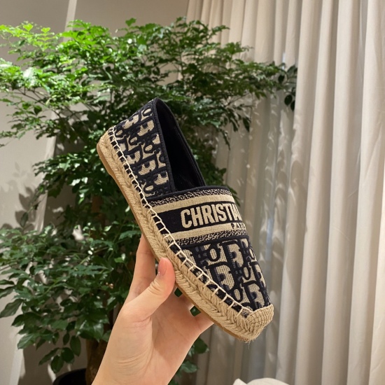 Dior Dior 3D embroidered straw fisherman shoes