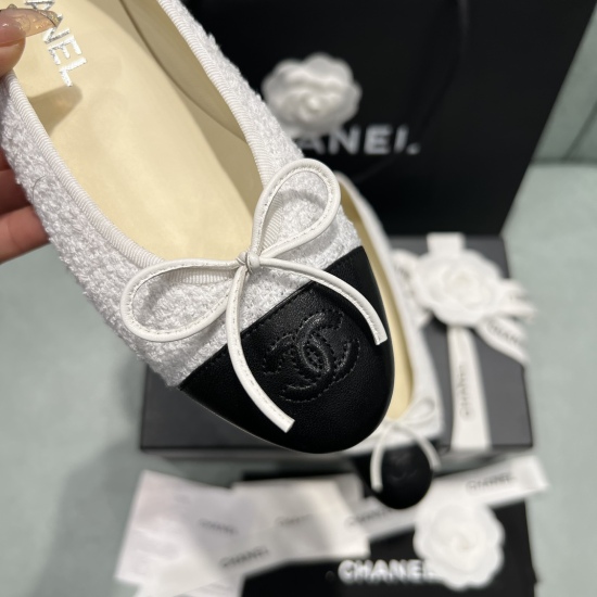 Chanel classic bow