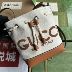 Gucci beige and ebony GG Supreme canvas lining