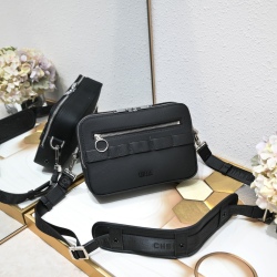 Dioя’s new Homme series camera bag is really cool~