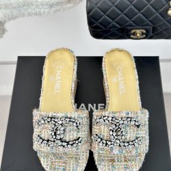 CHANE Xiaoxiang new wood grain double C rhinestone thick-soled slippers