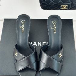 CHANEL Xiaoxiang classic cross pearl high-heeled slippers